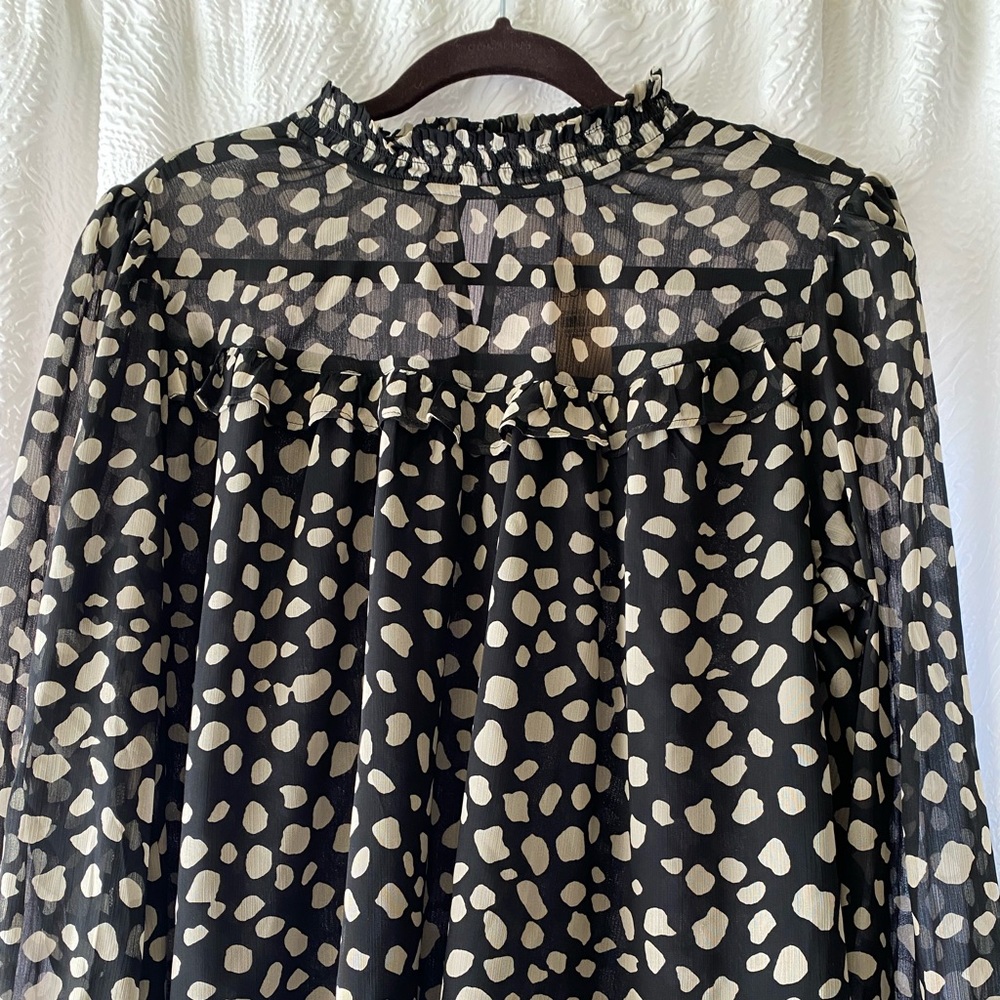High neck abstract polka dot LOFT Plus blouse in size 14, unworn with tags